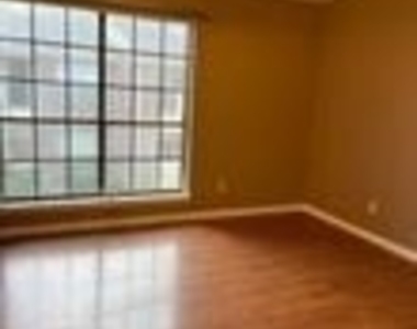 2121 El Paseo Street - Photo Thumbnail 11