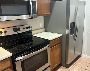 2121 El Paseo Street - Photo Thumbnail 18