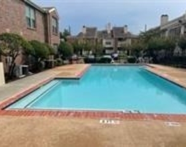 2121 El Paseo Street - Photo Thumbnail 8