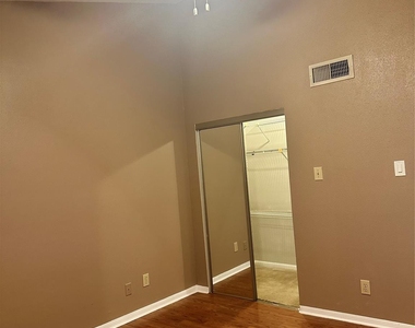 2121 El Paseo Street - Photo Thumbnail 12