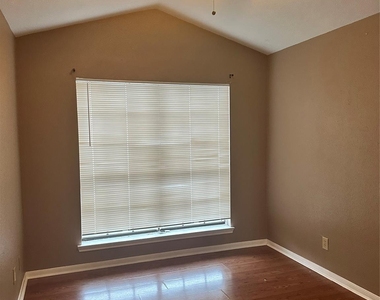 2121 El Paseo Street - Photo Thumbnail 2