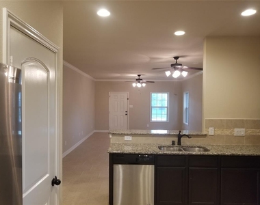 2039 Beacon Chase Ct - Photo Thumbnail 3
