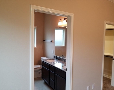 2039 Beacon Chase Ct - Photo Thumbnail 16