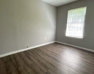 8303 Saint Lo Road - Photo Thumbnail 3