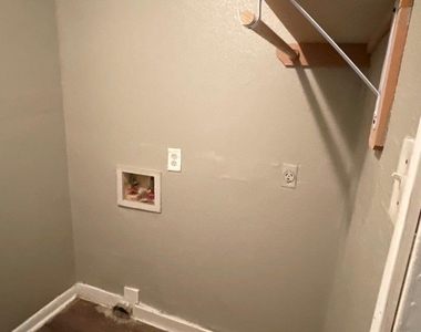 8303 Saint Lo Road - Photo Thumbnail 8