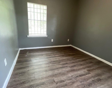 8303 Saint Lo Road - Photo Thumbnail 4