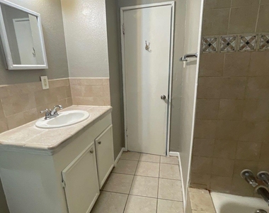 8303 Saint Lo Road - Photo Thumbnail 9