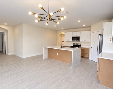 5215 Butte Street - Photo Thumbnail 5