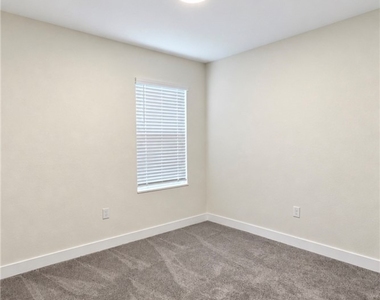 5215 Butte Street - Photo Thumbnail 7
