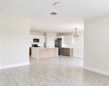5215 Butte Street - Photo Thumbnail 6