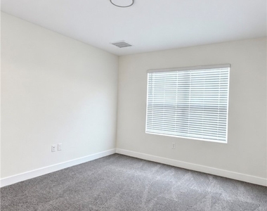 5215 Butte Street - Photo Thumbnail 12
