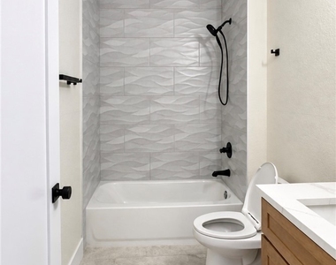 5215 Butte Street - Photo Thumbnail 8