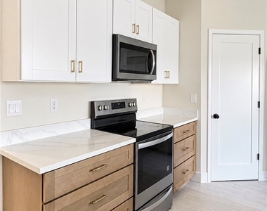 5215 Butte Street - Photo Thumbnail 1