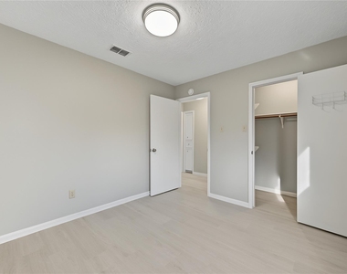 9606 Sandstone Street - Photo Thumbnail 24
