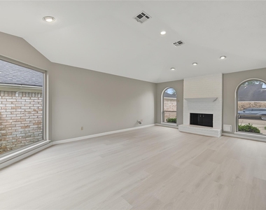 9606 Sandstone Street - Photo Thumbnail 7