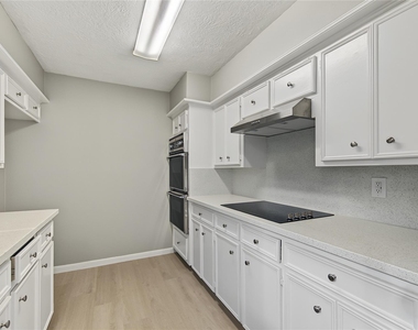 9606 Sandstone Street - Photo Thumbnail 14