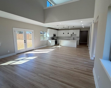 2507 Martinas Ct - Photo Thumbnail 3
