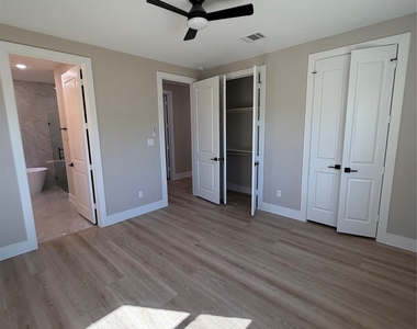 2507 Martinas Ct - Photo Thumbnail 12