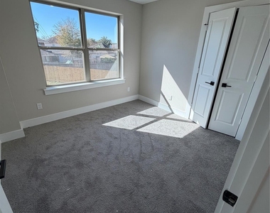 2507 Martinas Ct - Photo Thumbnail 16