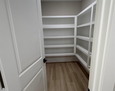 2507 Martinas Ct - Photo Thumbnail 5