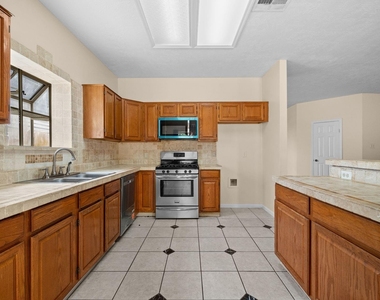 7035 Redwood Falls Drive - Photo Thumbnail 7
