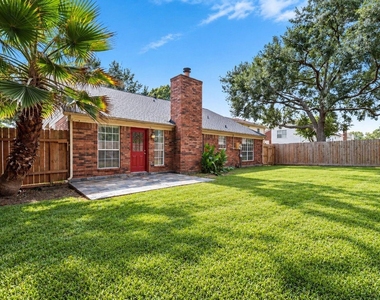 7035 Redwood Falls Drive - Photo Thumbnail 18