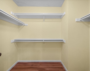 7035 Redwood Falls Drive - Photo Thumbnail 13