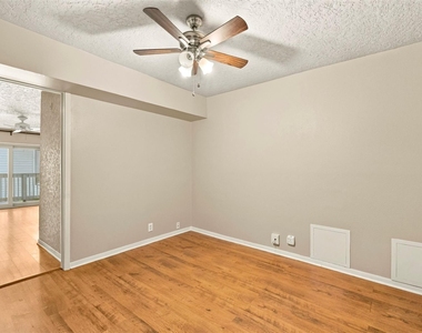 1646 Prairie Mark Lane - Photo Thumbnail 10