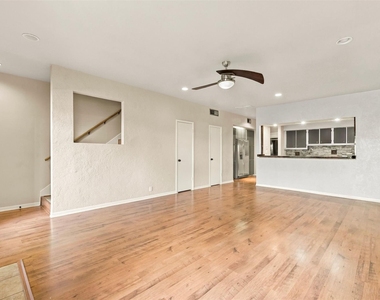 1646 Prairie Mark Lane - Photo Thumbnail 3