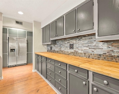 1646 Prairie Mark Lane - Photo Thumbnail 5