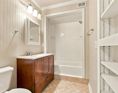 1646 Prairie Mark Lane - Photo Thumbnail 16