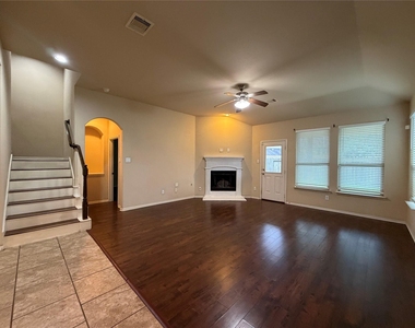 2810 Seabold Drive - Photo Thumbnail 1