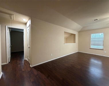 2810 Seabold Drive - Photo Thumbnail 14