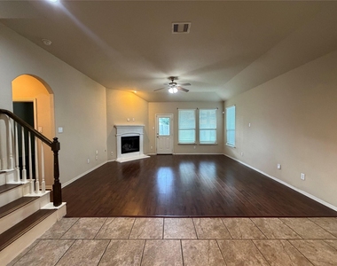 2810 Seabold Drive - Photo Thumbnail 2