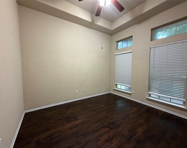 2810 Seabold Drive - Photo Thumbnail 4