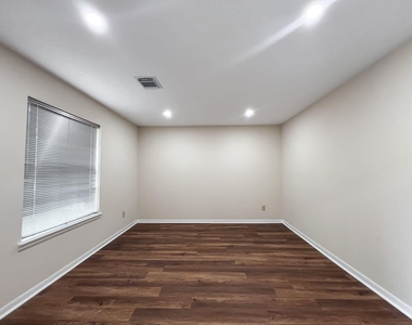 11114 Springsong Drive - Photo Thumbnail 9