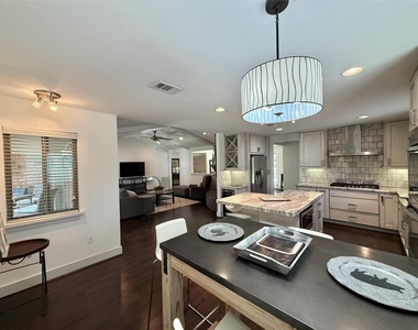 5638 Grape Street - Photo Thumbnail 3