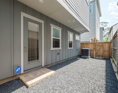 10915 Upland Retreat Drive - Photo Thumbnail 17