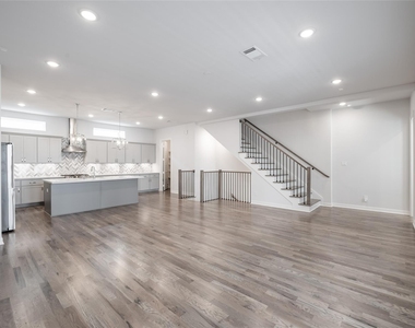 10915 Upland Retreat Drive - Photo Thumbnail 5