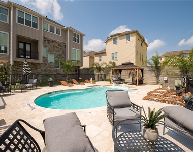 10915 Upland Retreat Drive - Photo Thumbnail 19