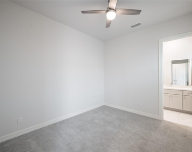 10915 Upland Retreat Drive - Photo Thumbnail 9