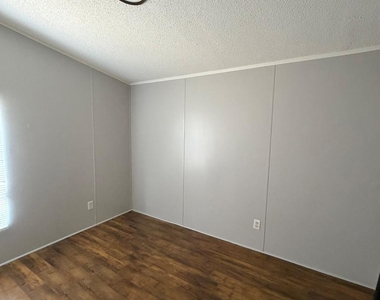 30841 Clyde Lane - Photo Thumbnail 10