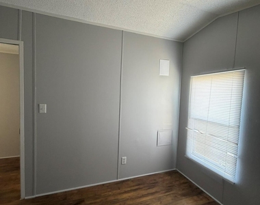30841 Clyde Lane - Photo Thumbnail 11