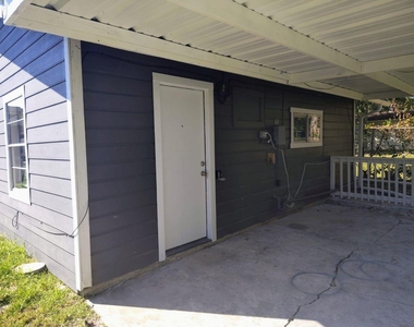 1525 Amelia Street - Photo Thumbnail 10