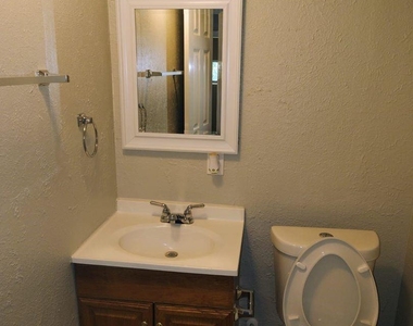 1525 Amelia Street - Photo Thumbnail 5