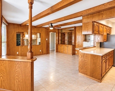 6443 Lawndale Street - Photo Thumbnail 10