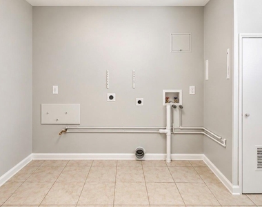 6443 Lawndale Street - Photo Thumbnail 30