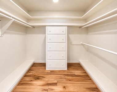 6443 Lawndale Street - Photo Thumbnail 26