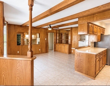 6443 Lawndale Street - Photo Thumbnail 5