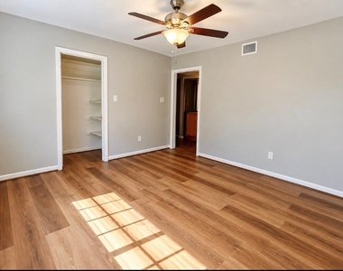 6443 Lawndale Street - Photo Thumbnail 19